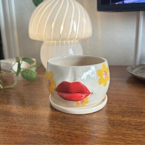 Female Alchemy Lip Yin and Yang Floral Planter